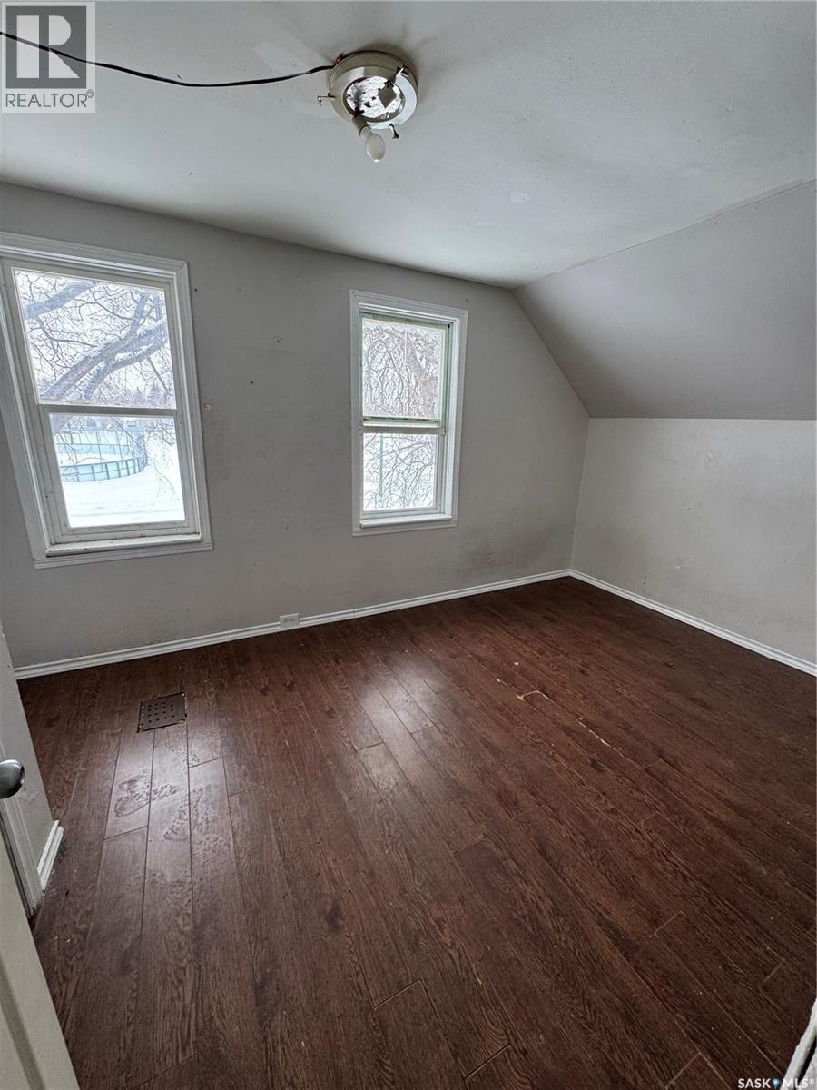 948 Garnet Street, Regina, Saskatchewan  S4T 2X5 - Photo 7 - SK030946