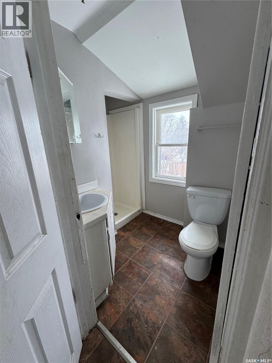 948 Garnet Street, Regina, Saskatchewan  S4T 2X5 - Photo 9 - SK030946