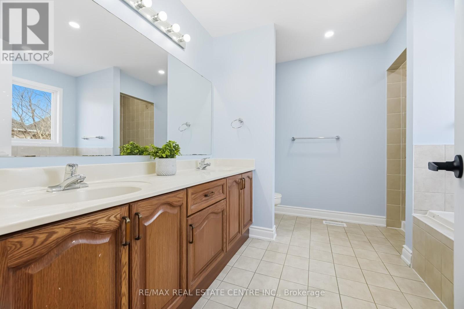 15 Heatherdale Drive, Brampton, Ontario  L7A 2H6 - Photo 24 - W12869482