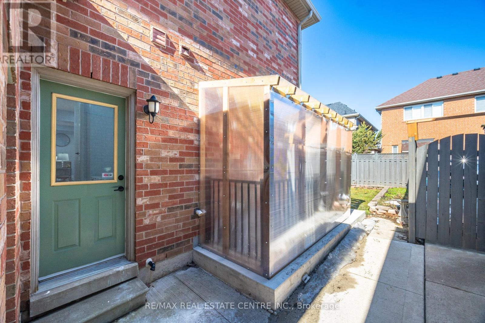 15 Heatherdale Drive, Brampton, Ontario  L7A 2H6 - Photo 37 - W12869482