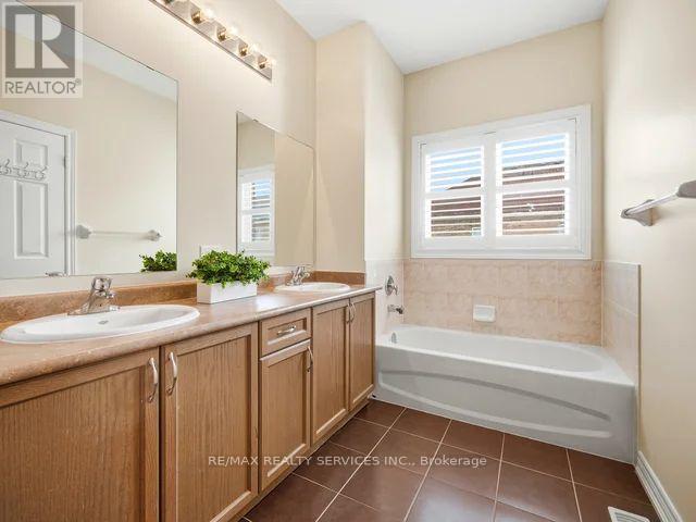 61 Vezna Crescent, Brampton, Ontario  L6X 5K5 - Photo 20 - W12785504