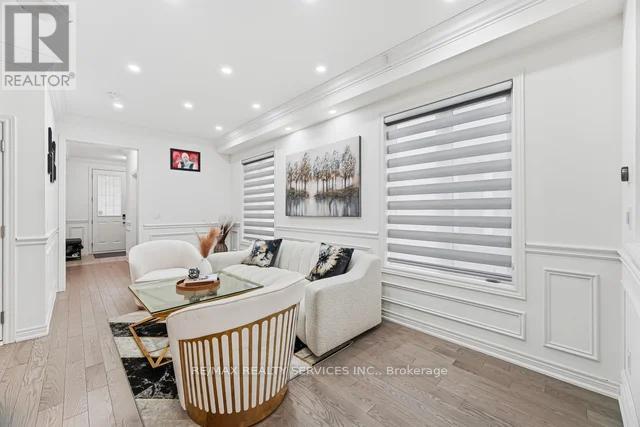 24 Benhurst Crescent, Brampton, Ontario  L7A 5A2 - Photo 9 - W12871062