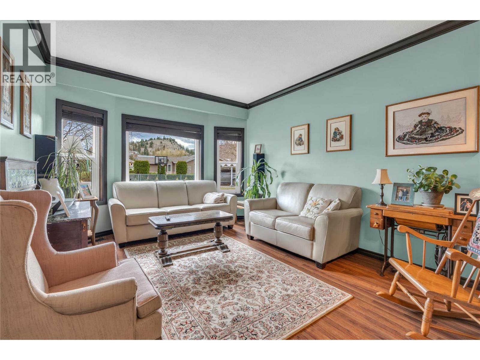 10112 Beavis Place, Summerland, British Columbia  V0H 1Z2 - Photo 3 - 10371513