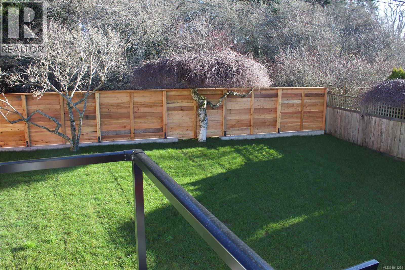 2 3513 Henderson Rd, Oak Bay, British Columbia V8R 3K5 - Photo 11 - 1018239