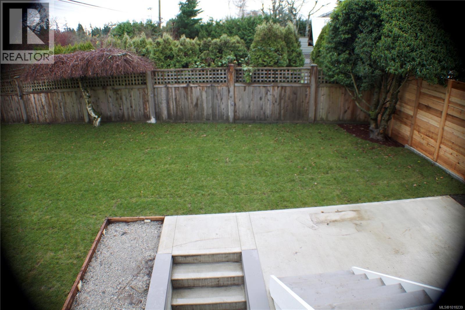 2 3513 Henderson Rd, Oak Bay, British Columbia V8R 3K5 - Photo 7 - 1018239