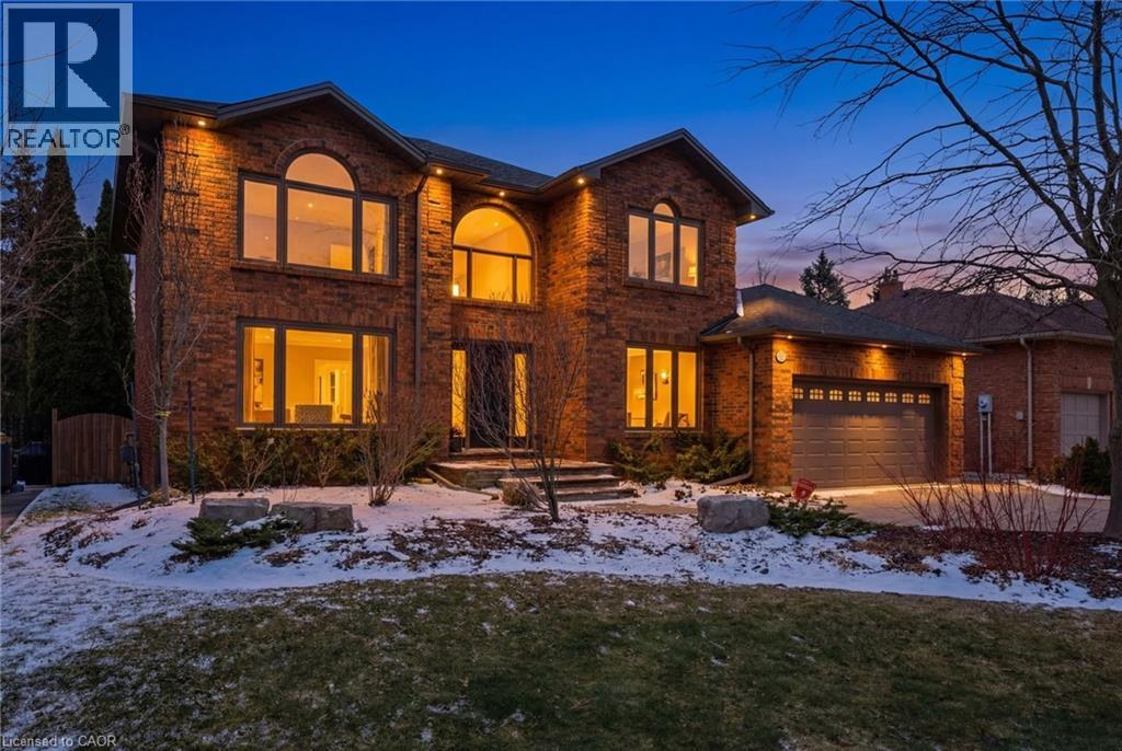 28 DEERVIEW Avenue, Ancaster, Ontario