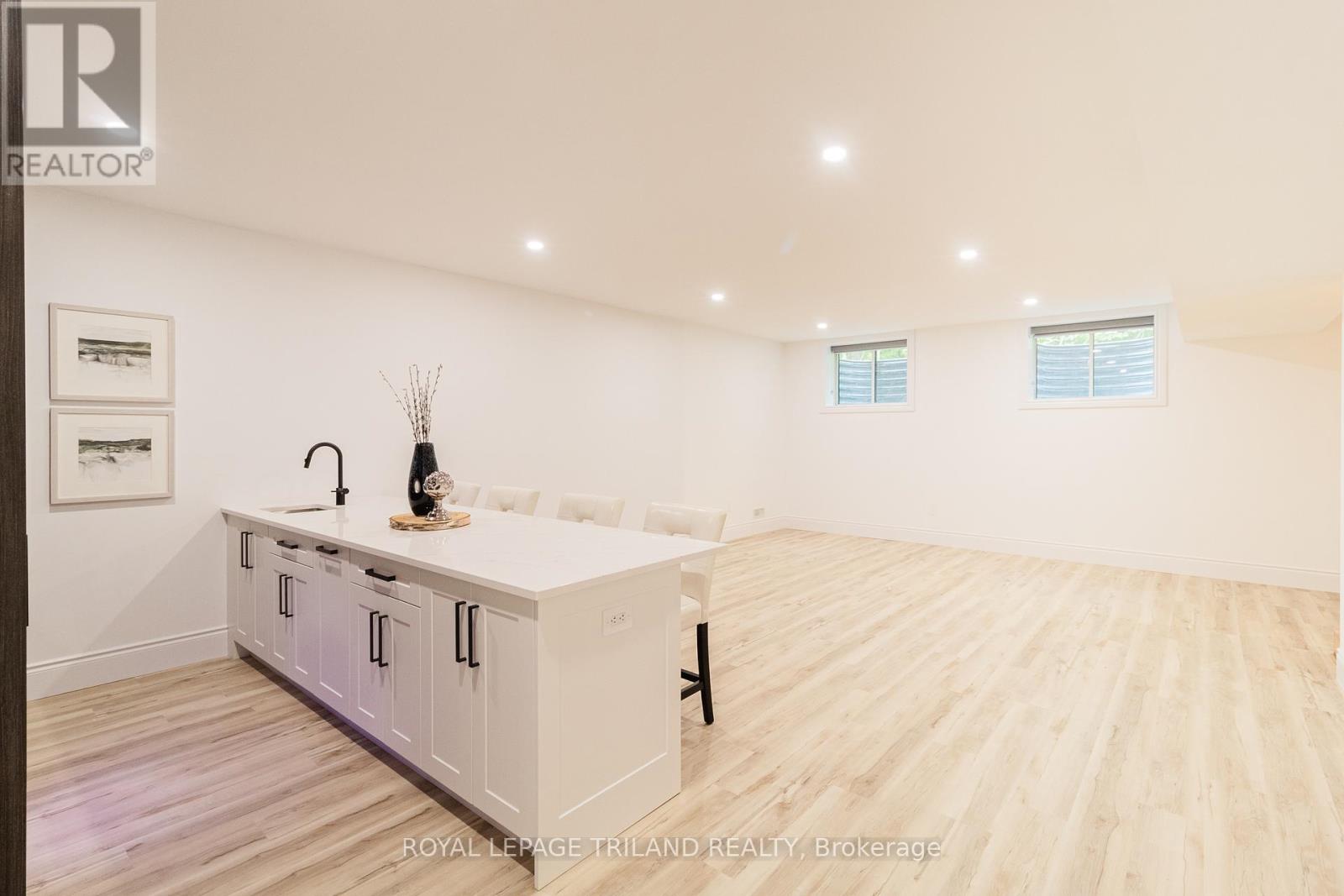 10175 Merrywood Drive, Lambton Shores, Ontario  N0M 1T0 - Photo 33 - X12904892