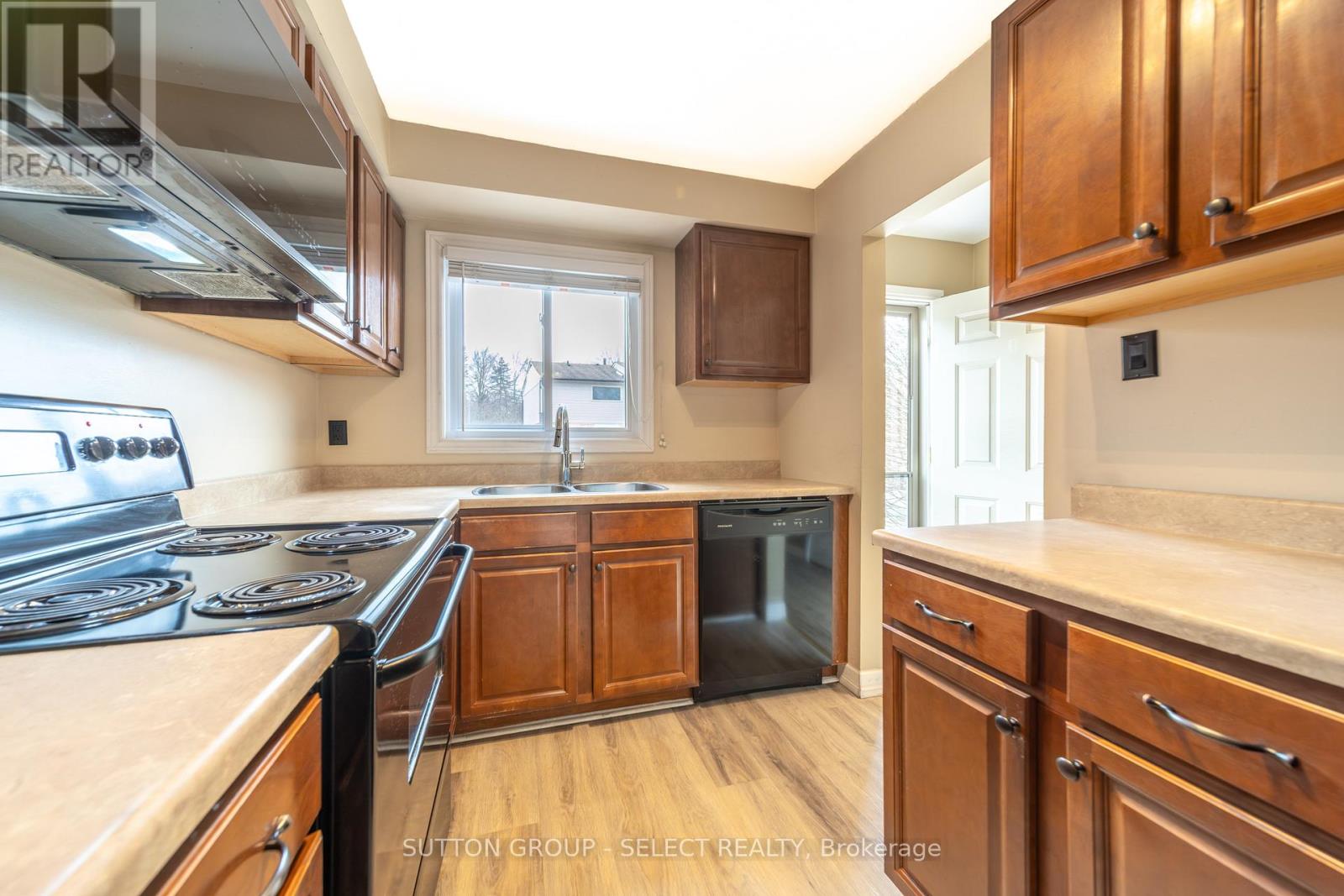 88 - 1328 Commissioners Road W, London South, Ontario  N6K 2Y6 - Photo 5 - X12904926