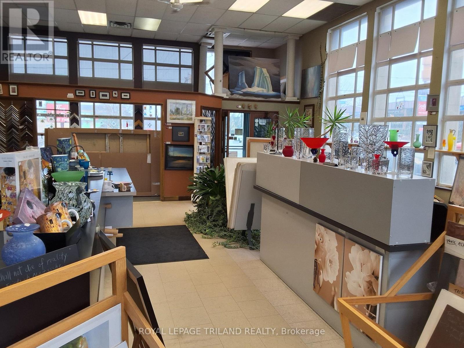 766 Adelaide Street N, London East, Ontario  N5Y 2L6 - Photo 3 - X12904956