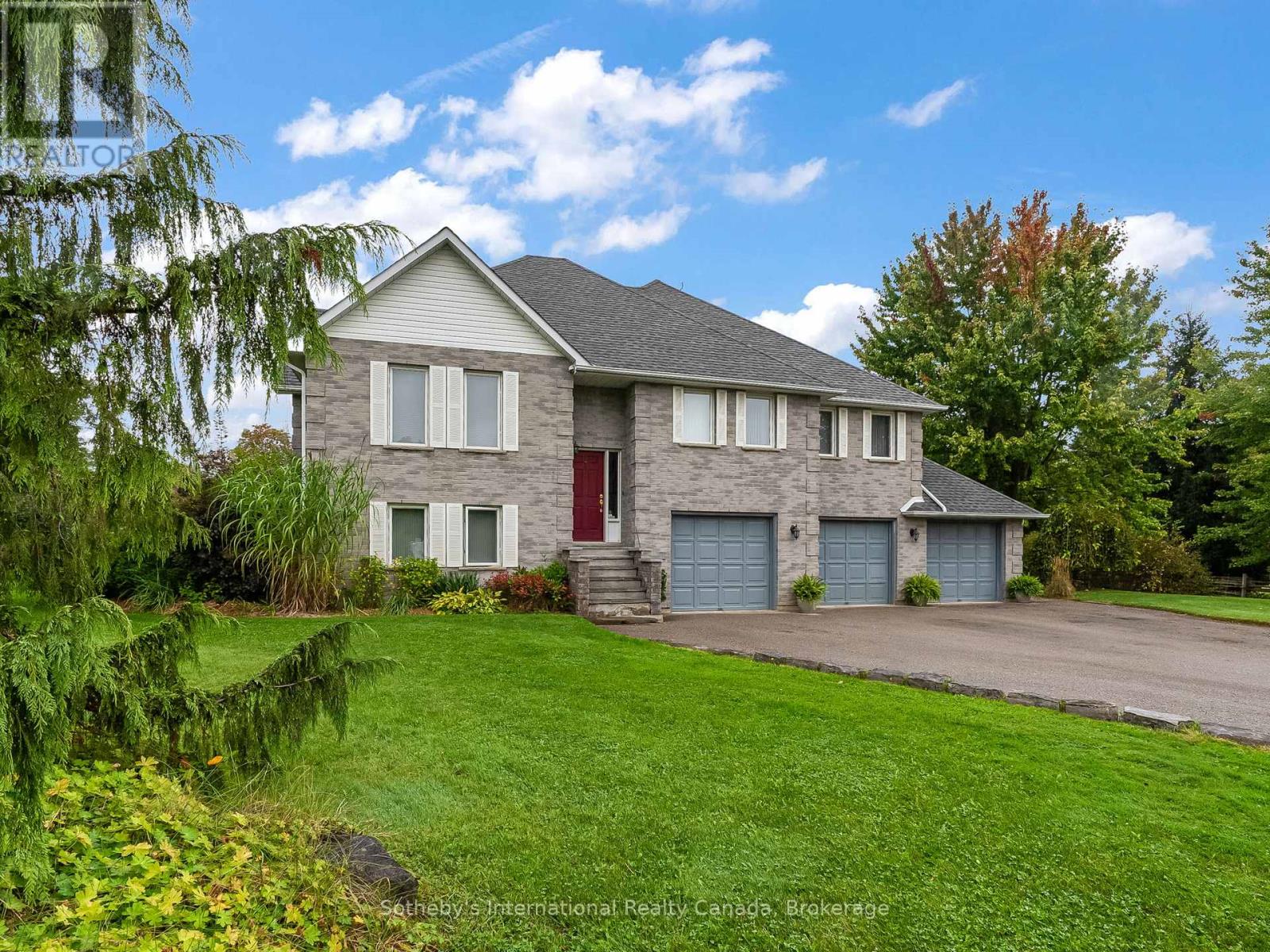 2091 Country Lane Court, Milton, Ontario  L0P 1J0 - Photo 7 - W12812318