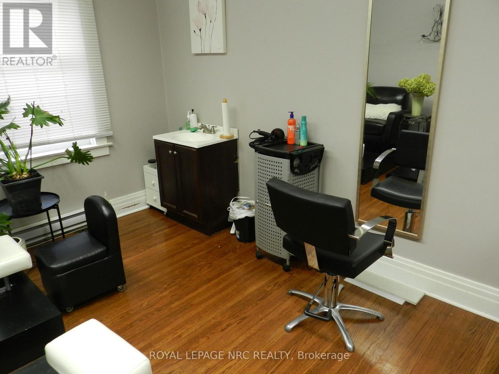 Unit # 3 - 6981 Lundy's Lane W, Niagara Falls, Ontario  L2G 1V9 - Photo 8 - X12904972