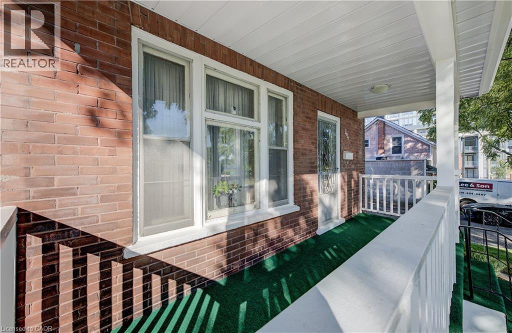 44 Walter Street, Kitchener, Ontario  N2G 1S1 - Photo 4 - 40811967