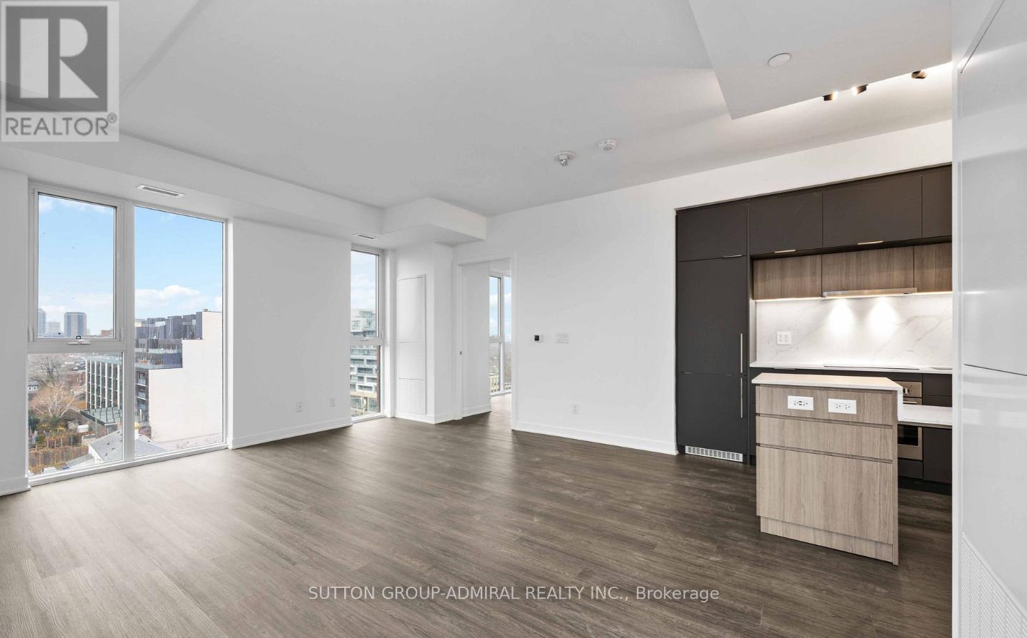 902 - 185 Alberta Avenue, Toronto (Oakwood Village), Ontario  M6C 0A5 - Photo 10 - C12904910