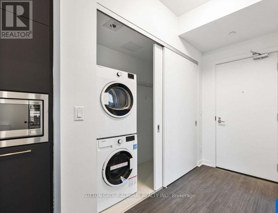 902 - 185 Alberta Avenue, Toronto (Oakwood Village), Ontario  M6C 0A5 - Photo 3 - C12904910