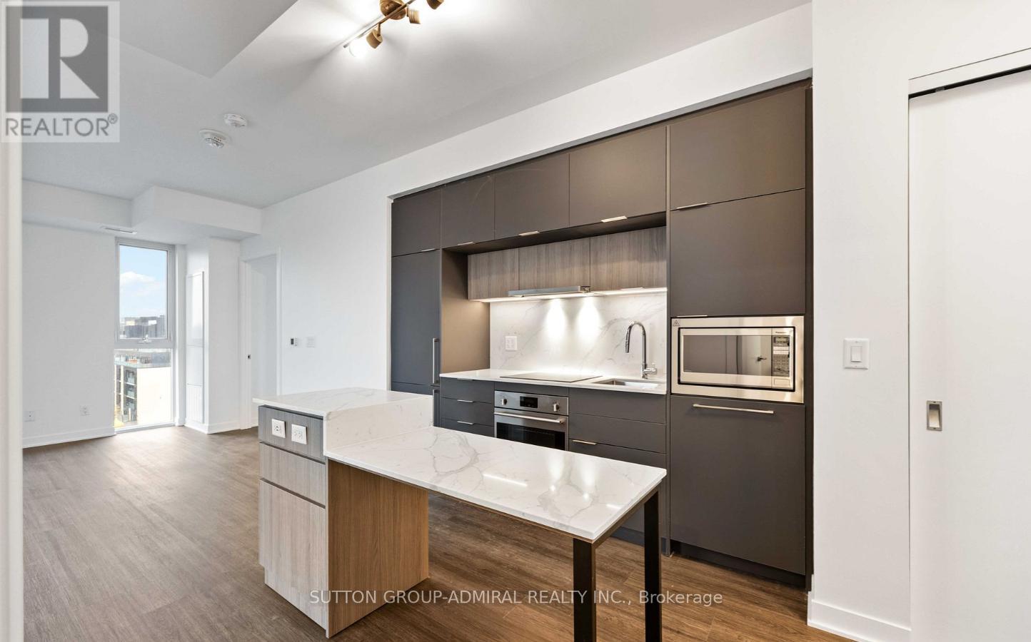 902 - 185 Alberta Avenue, Toronto (Oakwood Village), Ontario  M6C 0A5 - Photo 9 - C12904910