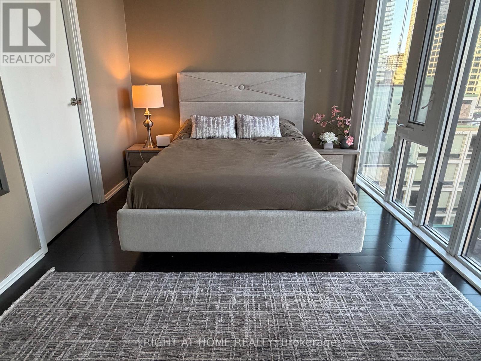 1109 - 75 St Nicholas Street, Toronto, Ontario  M4Y 0A5 - Photo 10 - C12904938