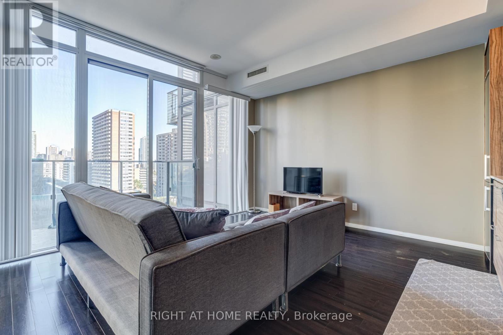 1109 - 75 St Nicholas Street, Toronto, Ontario  M4Y 0A5 - Photo 4 - C12904938