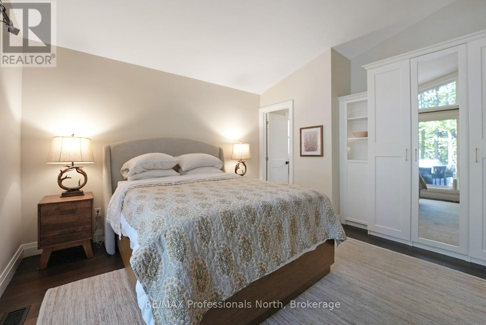 235 Sunnyside Street, Dysart Et Al, Ontario  K0M 1S0 - Photo 17 - X12904840