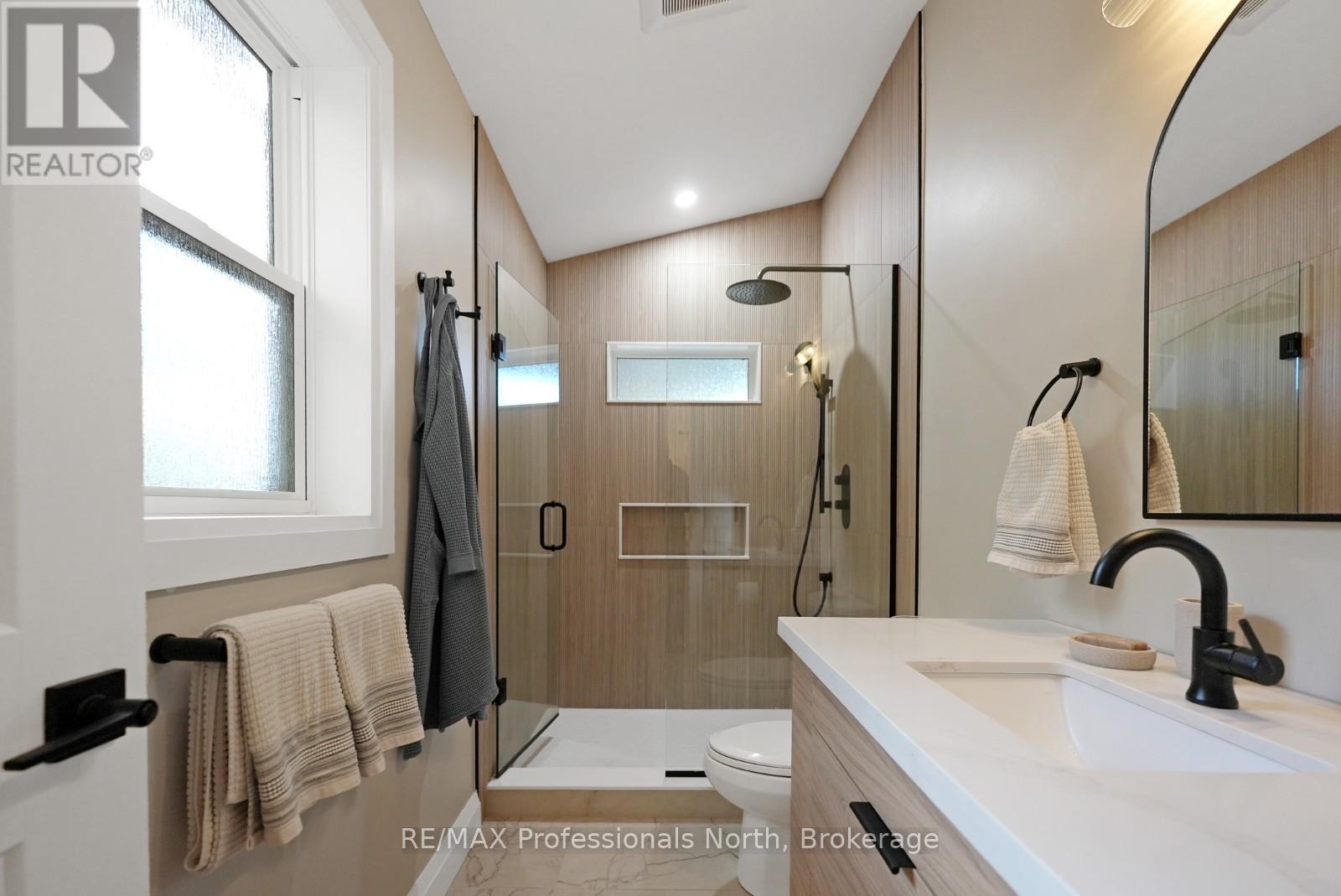 235 Sunnyside Street, Dysart Et Al, Ontario  K0M 1S0 - Photo 21 - X12904840