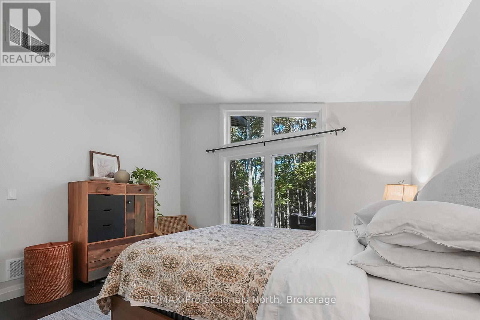 235 Sunnyside Street, Dysart Et Al, Ontario  K0M 1S0 - Photo 22 - X12904840