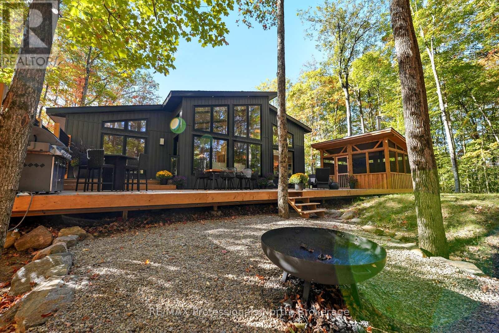 235 Sunnyside Street, Dysart Et Al, Ontario  K0M 1S0 - Photo 31 - X12904840