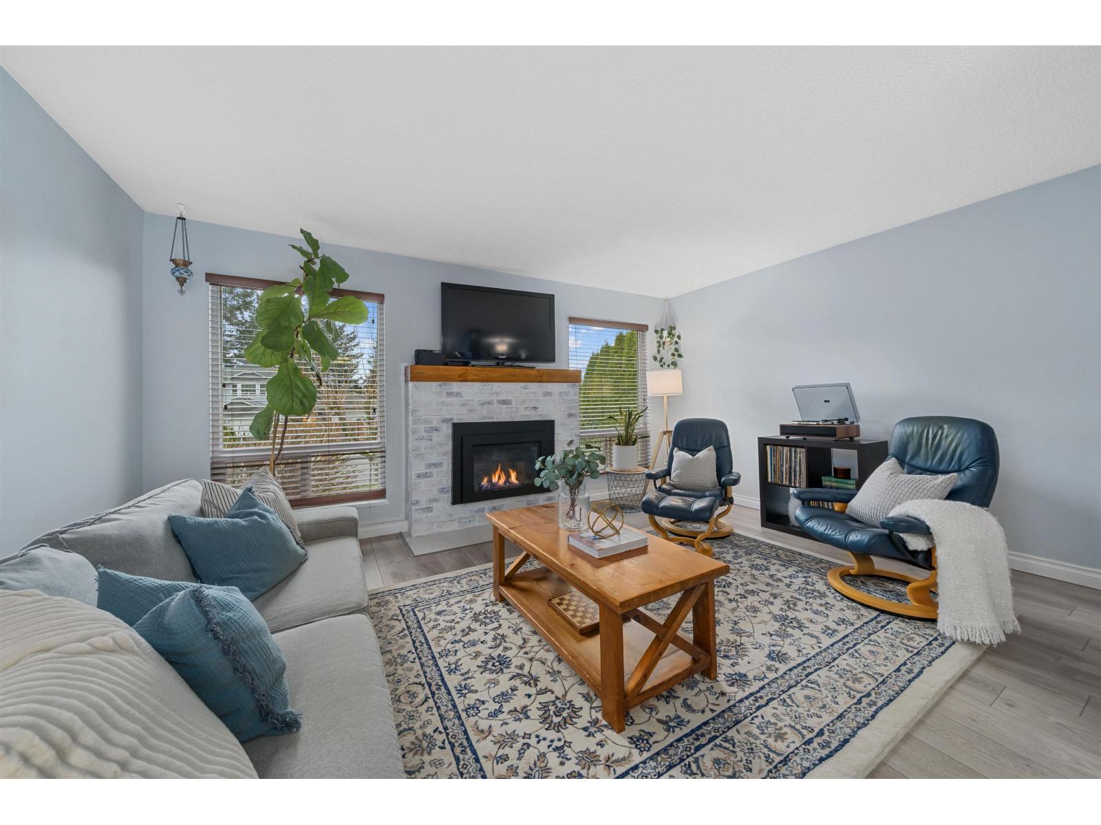 33139 Myrtle Avenue, Mission, British Columbia  V2V 4R6 - Photo 10 - R3094231