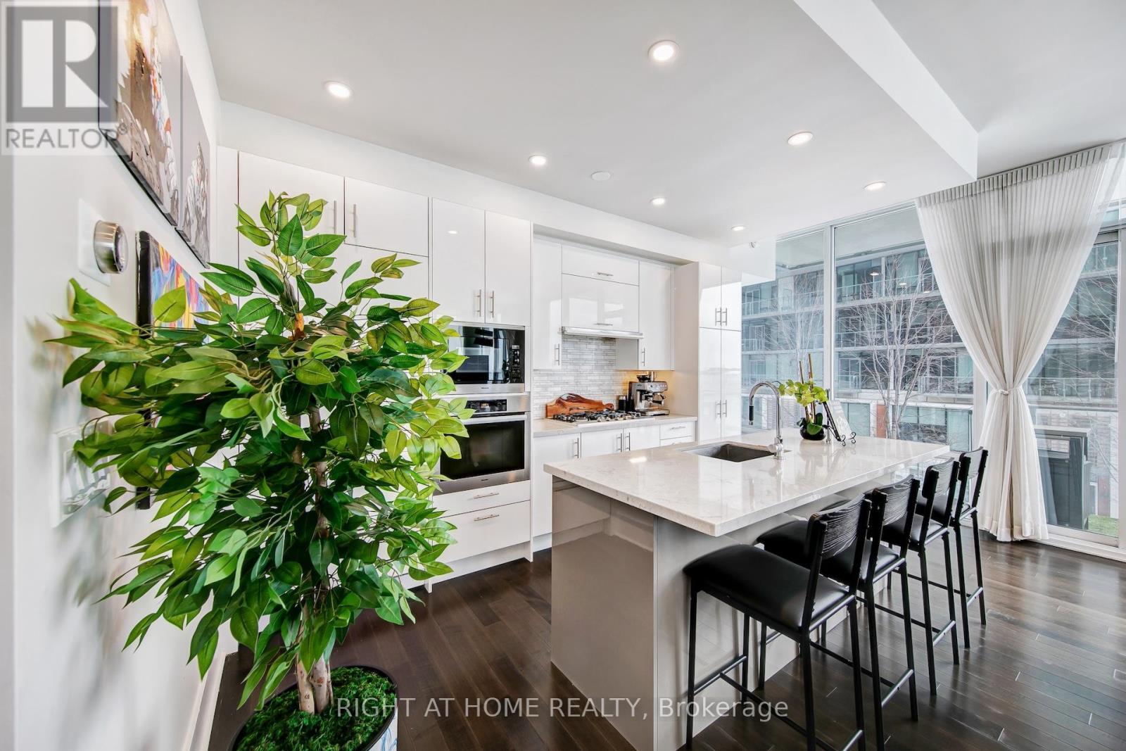 314 - 29 Queens Quay E, Toronto, Ontario  M5E 0A4 - Photo 14 - C12903224