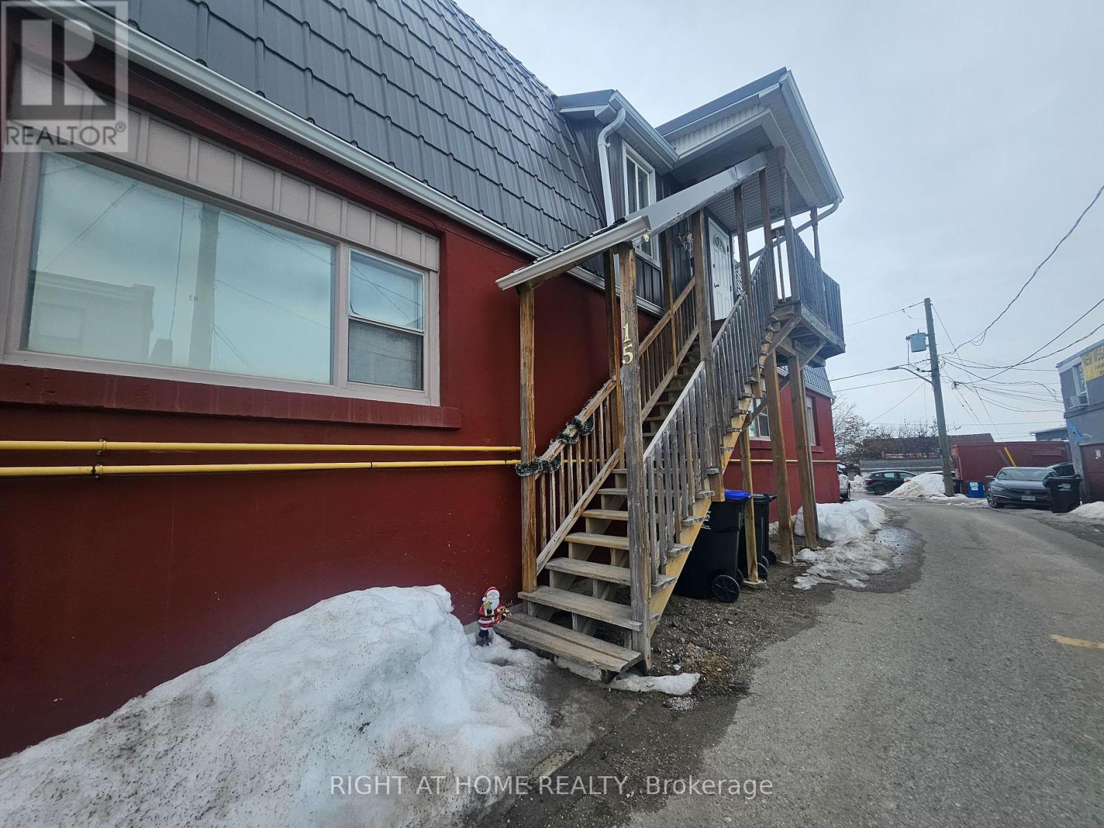 Upper #1 - 17 Barrie Street, Bradford West Gwillimbury, Ontario  L3Z 2A1 - Photo 8 - N12880862