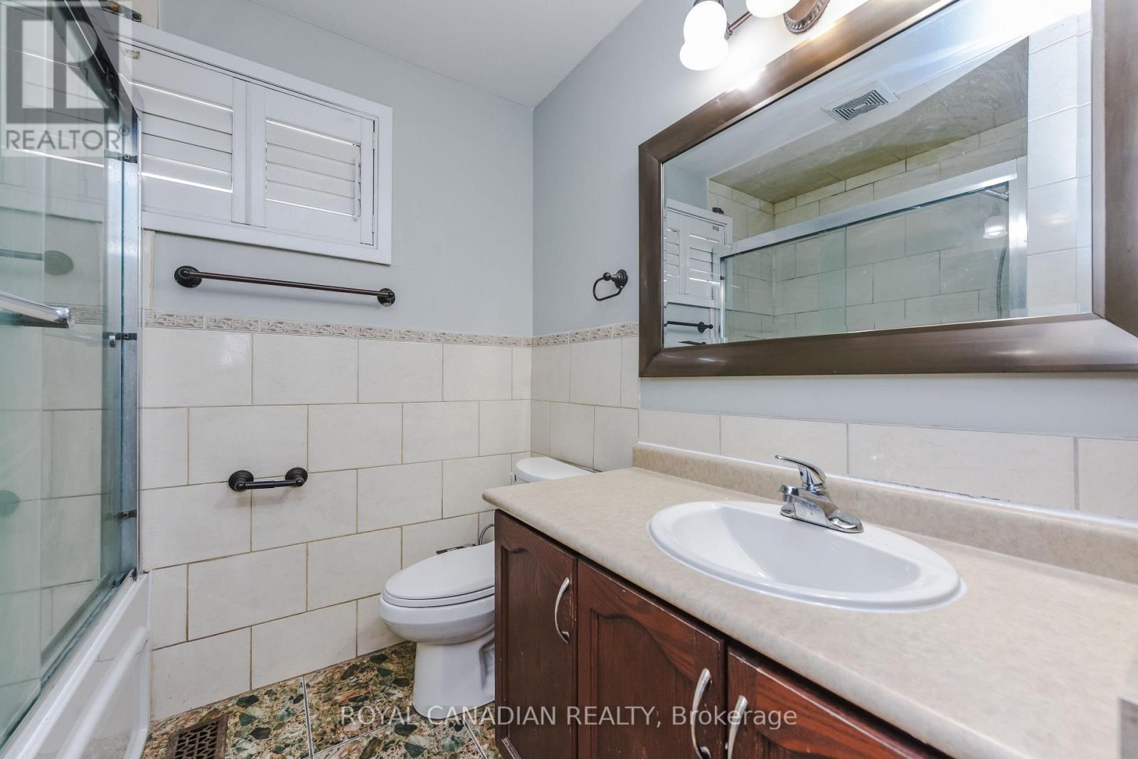 7566 Lockington Crescent, Mississauga, Ontario  L4T 2V5 - Photo 24 - W12901016