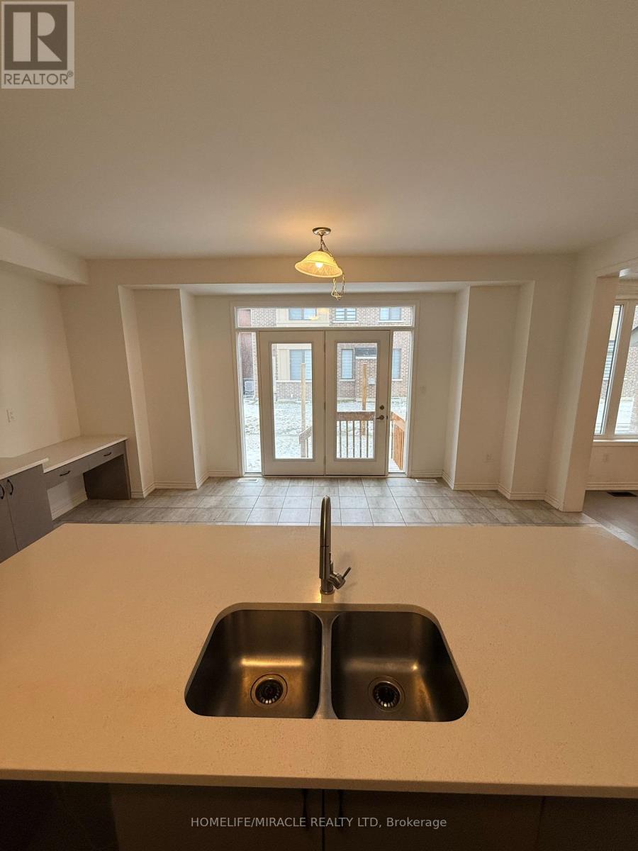 1421 Swallowtail Lane, Pickering, Ontario  L1X 0N8 - Photo 13 - E12904930