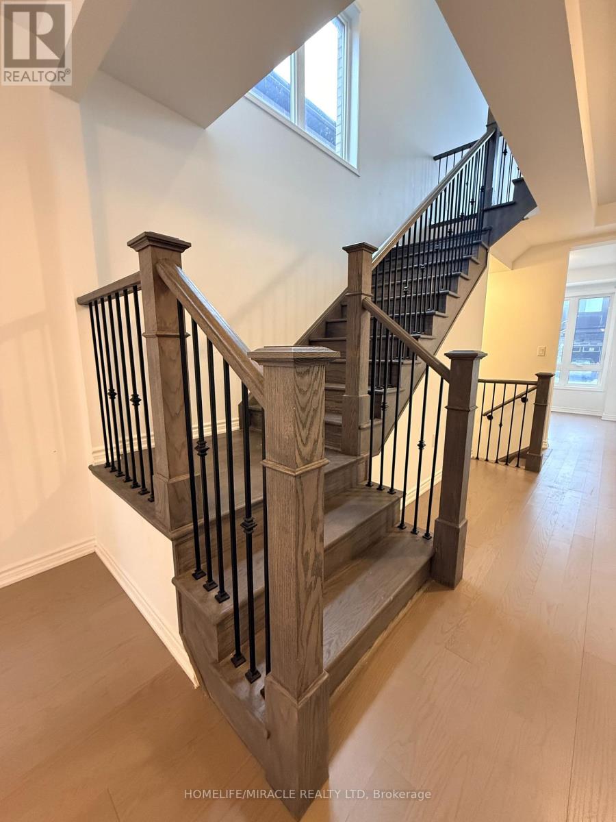 1421 Swallowtail Lane, Pickering, Ontario  L1X 0N8 - Photo 14 - E12904930