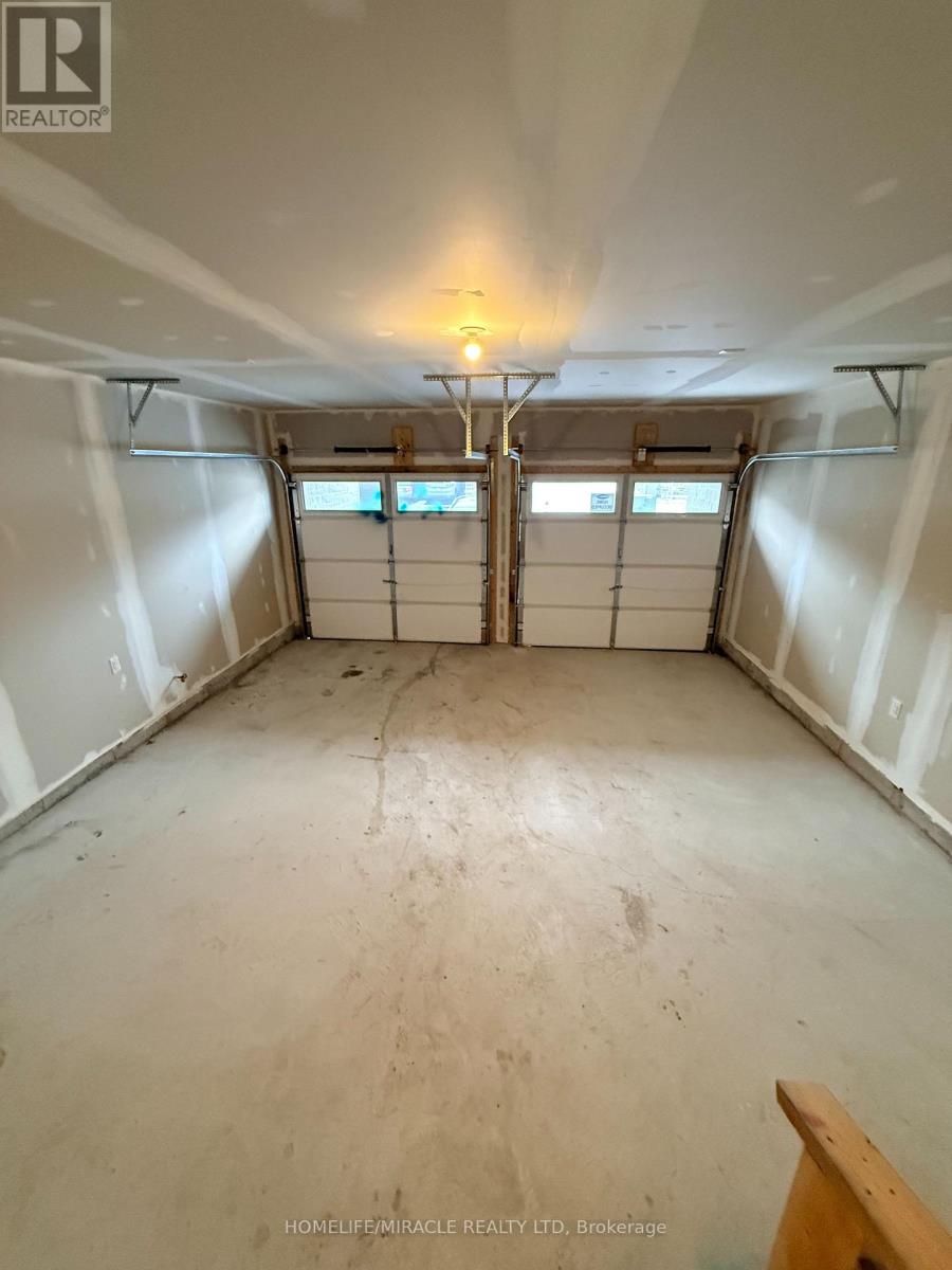 1421 Swallowtail Lane, Pickering, Ontario  L1X 0N8 - Photo 15 - E12904930