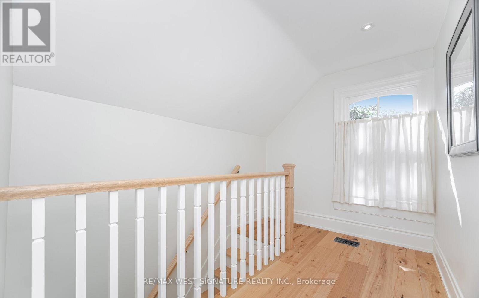 368 Main Street, King (Schomberg), Ontario  L0G 1T0 - Photo 24 - N12904940