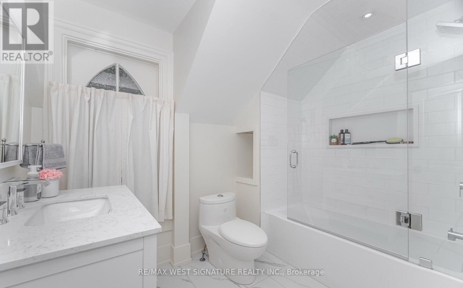 368 Main Street, King (Schomberg), Ontario  L0G 1T0 - Photo 28 - N12904940