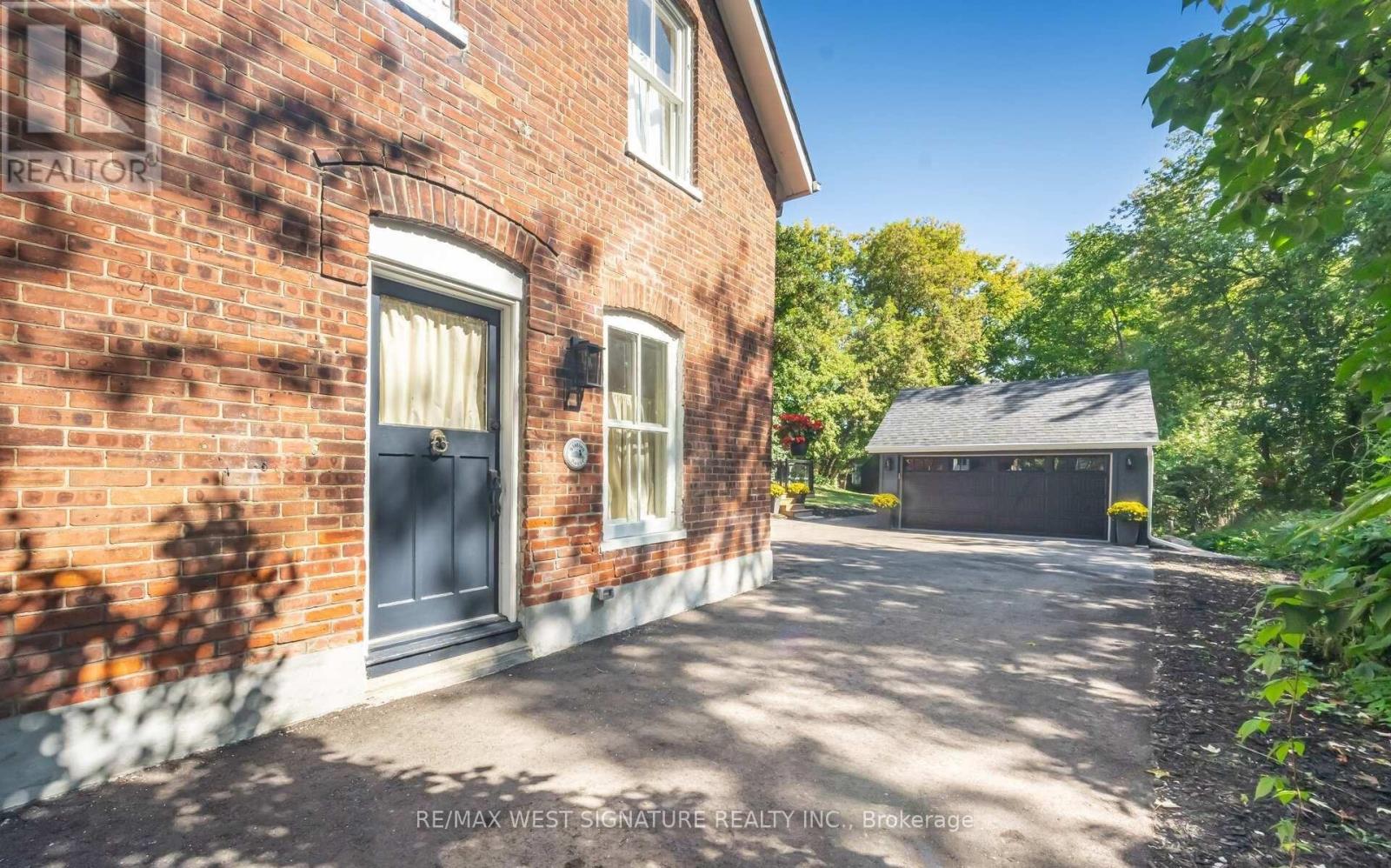 368 Main Street, King (Schomberg), Ontario  L0G 1T0 - Photo 33 - N12904940