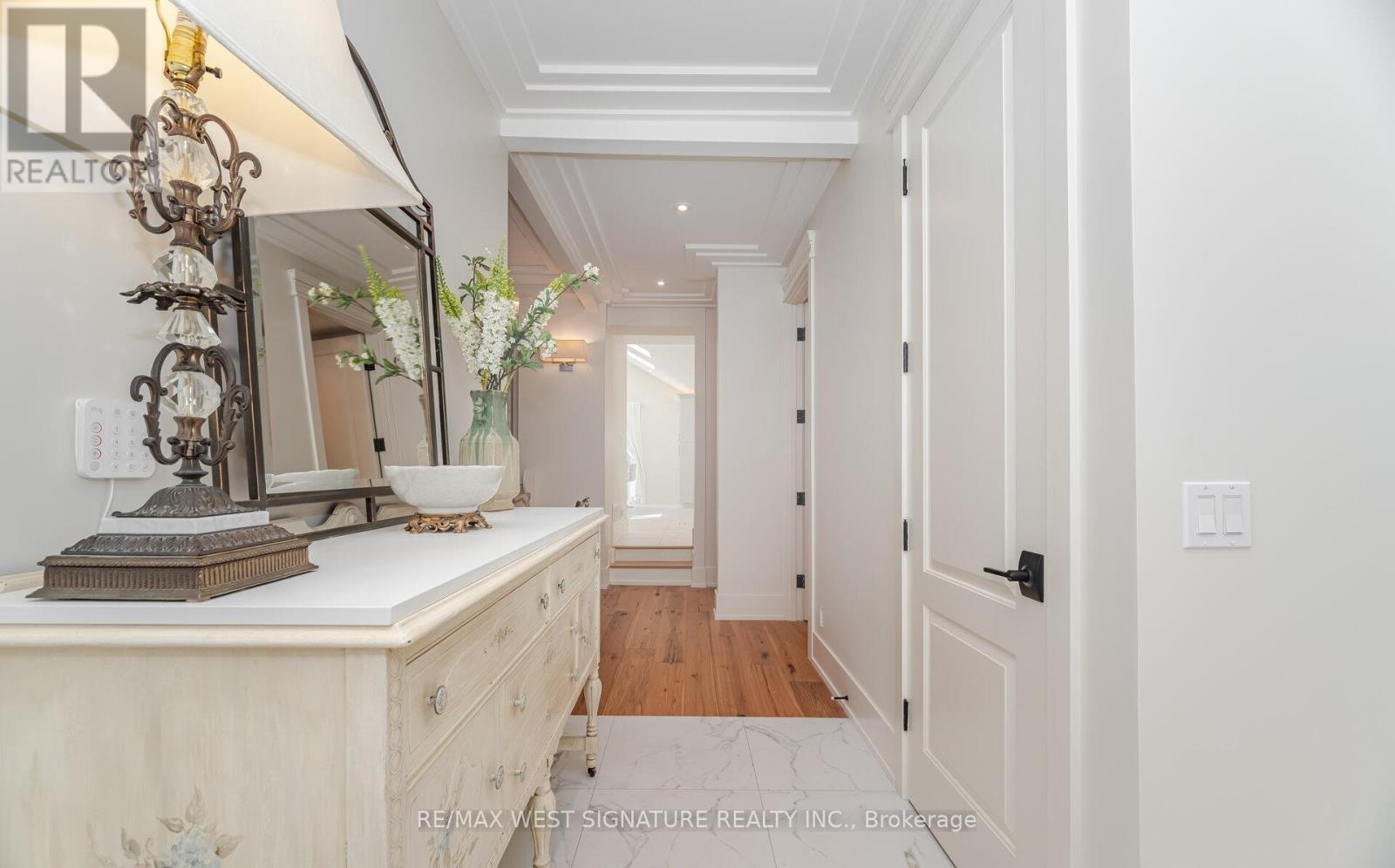 368 Main Street, King (Schomberg), Ontario  L0G 1T0 - Photo 8 - N12904940