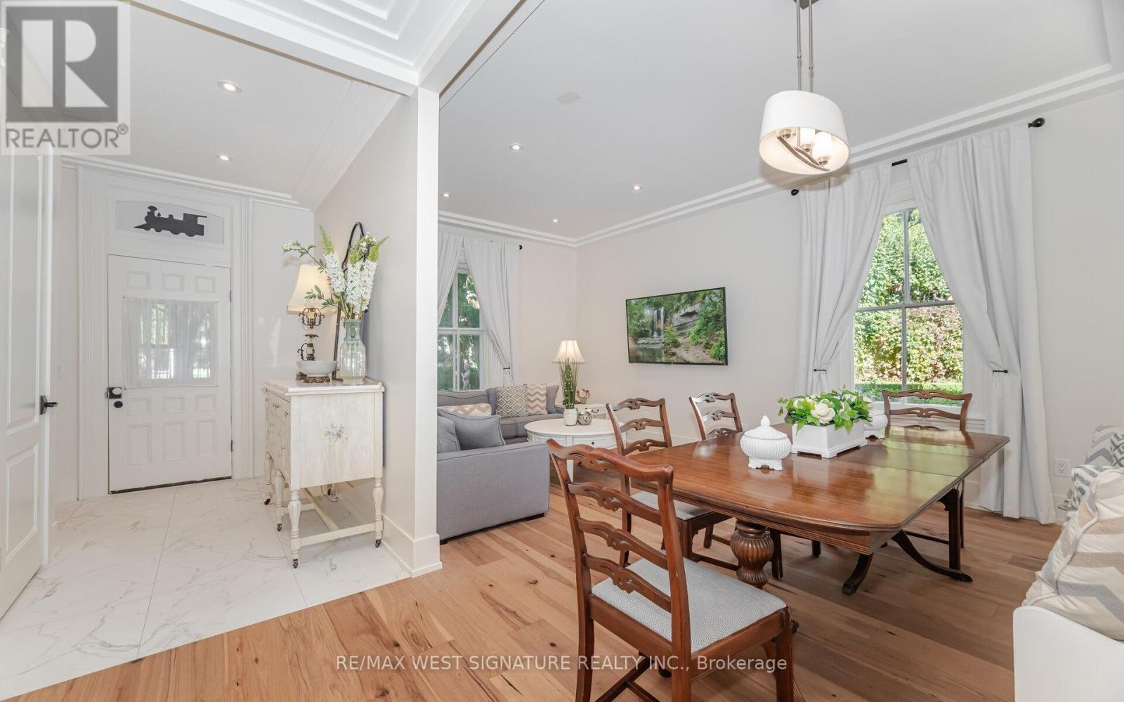 368 Main Street, King (Schomberg), Ontario  L0G 1T0 - Photo 9 - N12904940