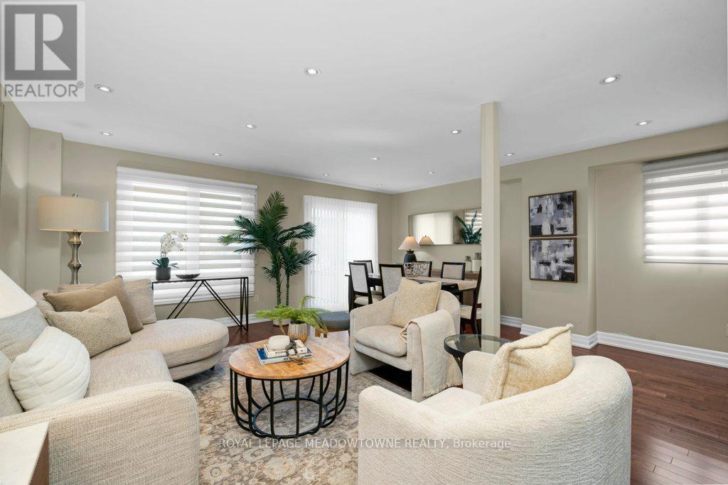 4311 Poltava Crescent, Mississauga, Ontario  L4W 3B9 - Photo 4 - W12904882