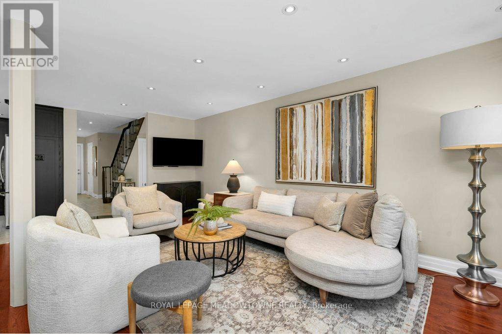 4311 Poltava Crescent, Mississauga, Ontario  L4W 3B9 - Photo 5 - W12904882