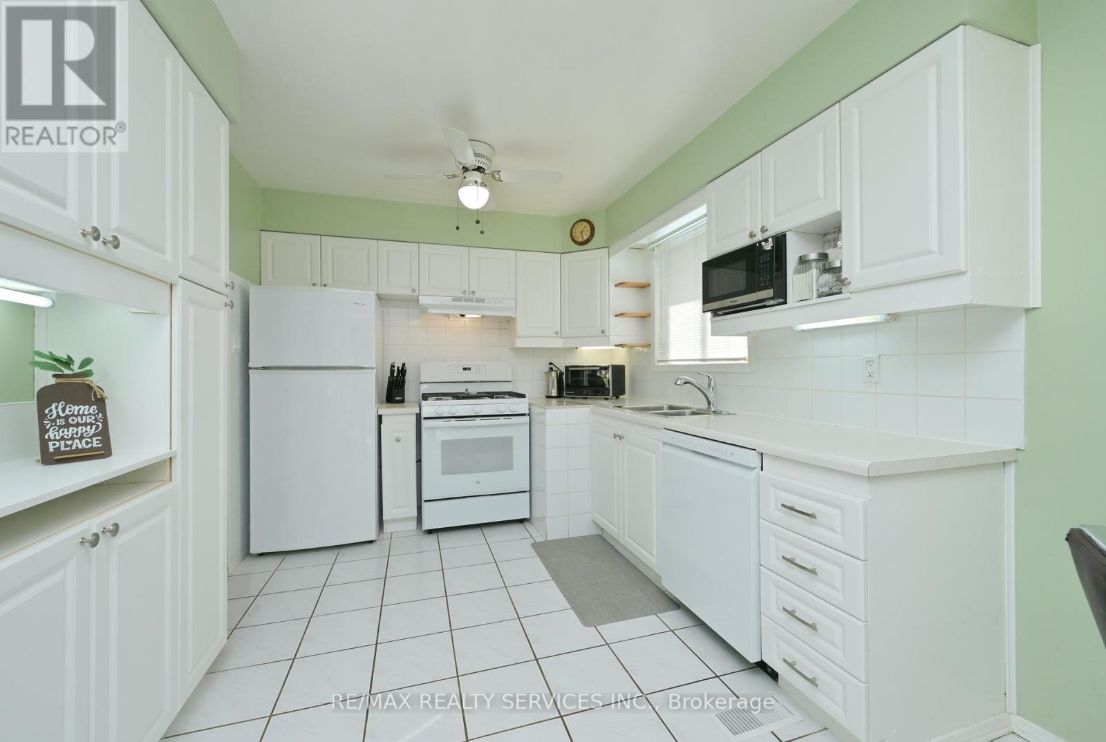 31 Brisco Street, Brampton, Ontario  L6V 1X1 - Photo 6 - W12904904