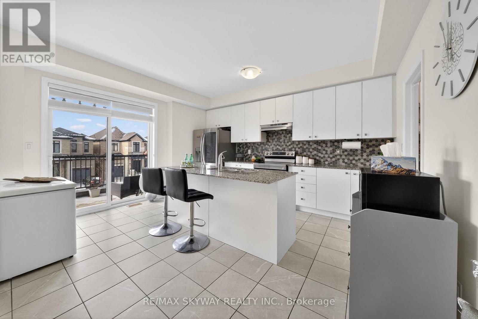 20 Ravenbury Street N, Brampton, Ontario L6P 4P5 - Photo 26 - W12904914