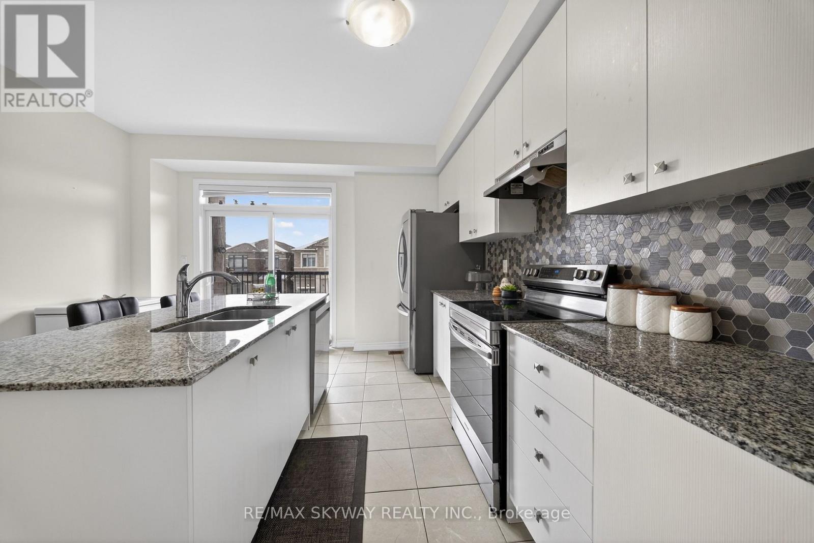 20 Ravenbury Street N, Brampton, Ontario L6P 4P5 - Photo 28 - W12904914