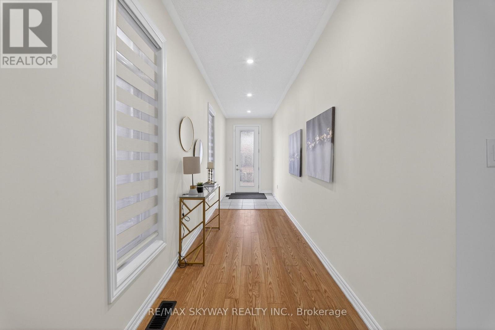 20 Ravenbury Street N, Brampton, Ontario L6P 4P5 - Photo 6 - W12904914