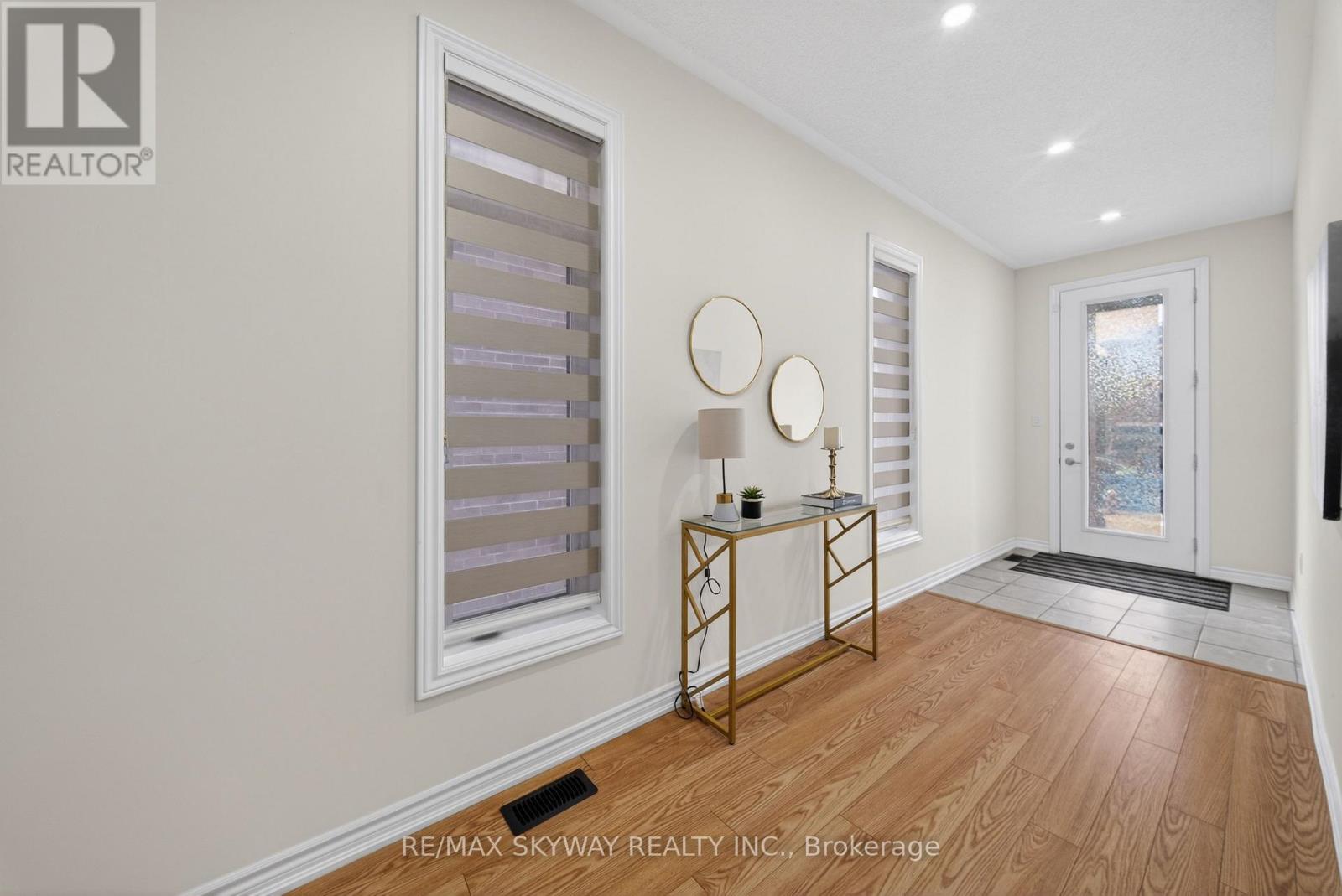 20 Ravenbury Street N, Brampton, Ontario L6P 4P5 - Photo 7 - W12904914