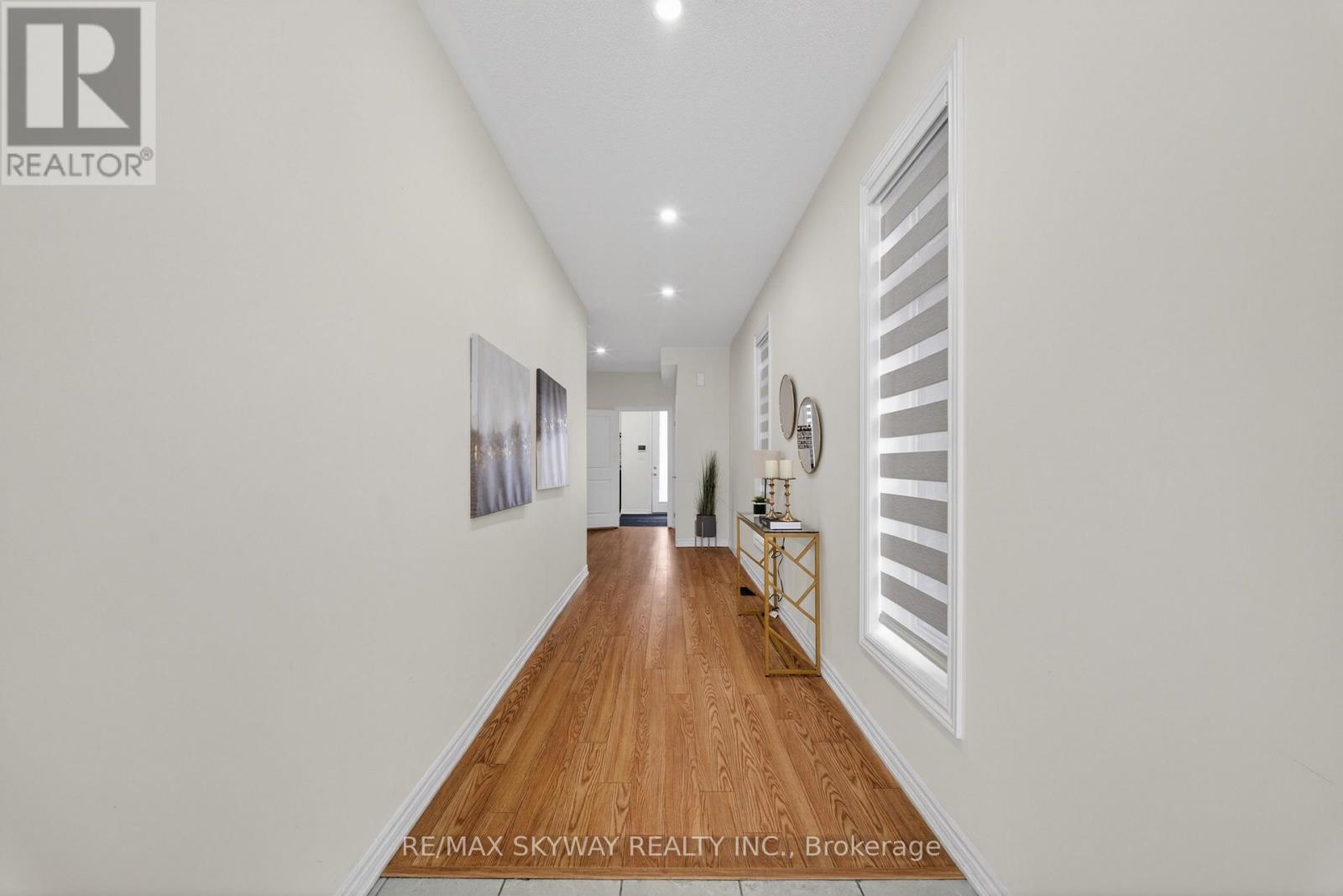 20 Ravenbury Street N, Brampton, Ontario L6P 4P5 - Photo 8 - W12904914