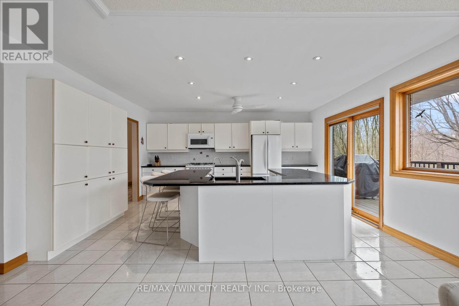 36 Maple Hill Drive, Kitchener, Ontario  N2M 2R8 - Photo 13 - X12904876