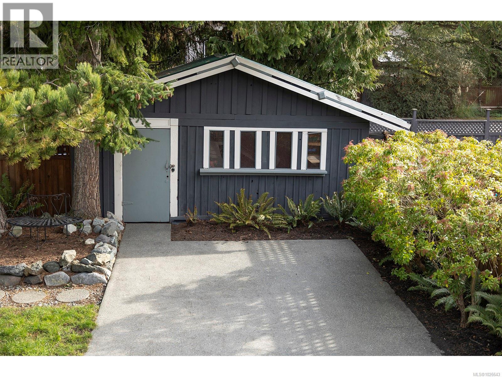 939 Cowichan St, Victoria, British Columbia  V8S 4E6 - Photo 43 - 1026643