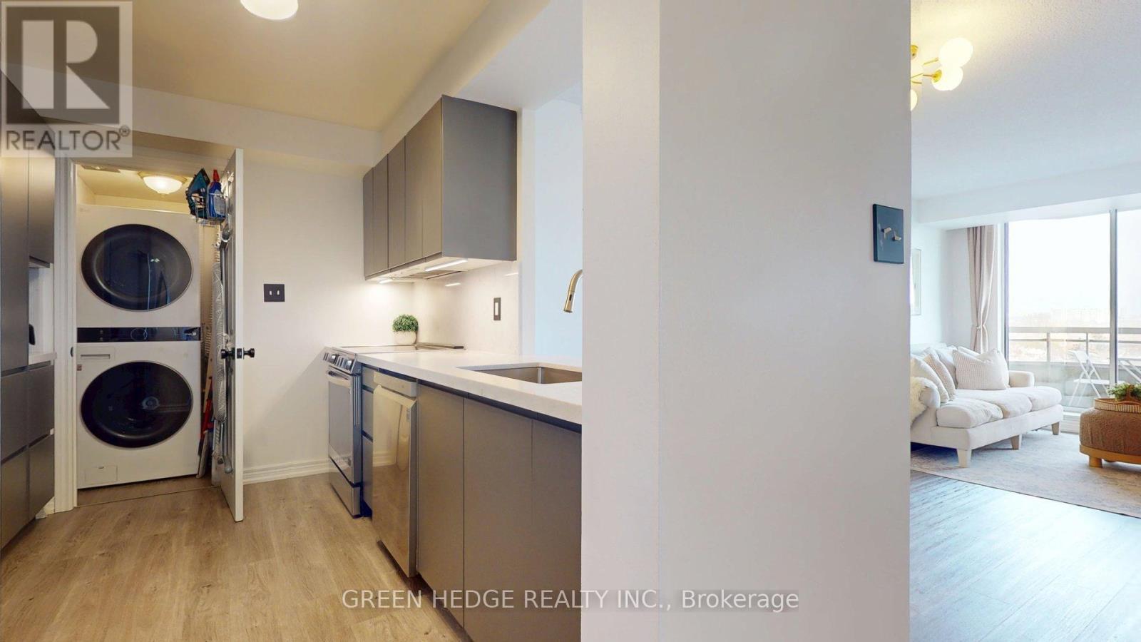 901 - 1700 Eglinton Avenue E, Toronto, Ontario  M4A 2X4 - Photo 12 - C12899598