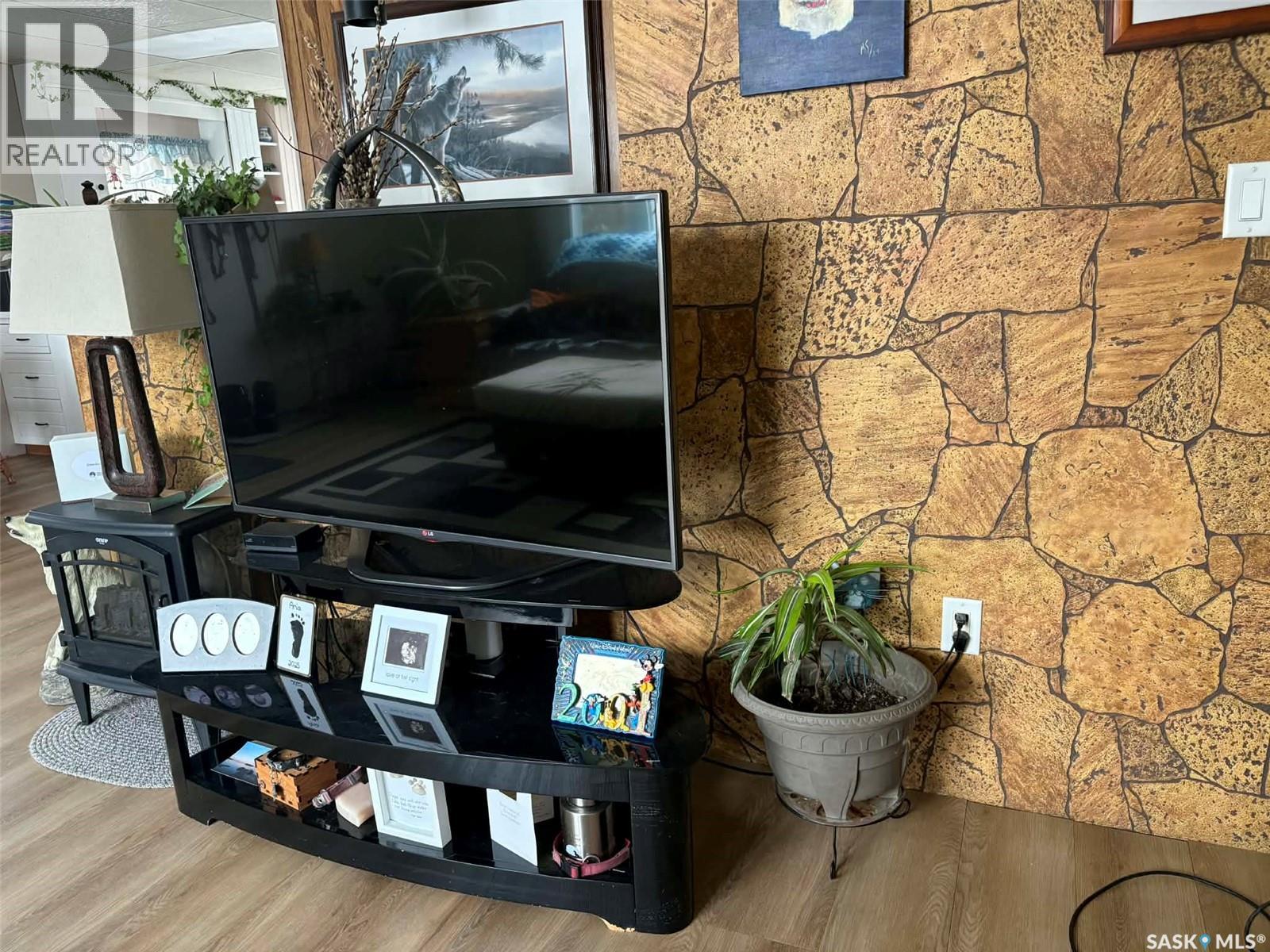 347 Green Avenue, Regina Beach, Saskatchewan  S0G 4C0 - Photo 3 - SK030965