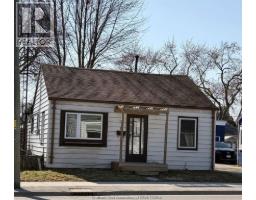 16 MCNAUGHTON AVENUE, Wallaceburg, Ontario